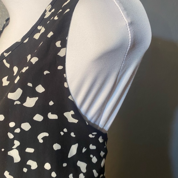 Apt 9 Black and White Pebble Design Layered Sleeveless Open Back Top - Picture 8 of 16